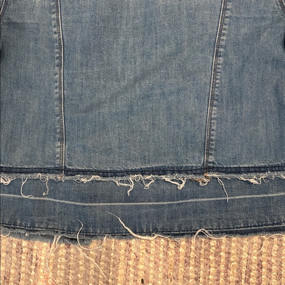 Distressed denim jacket. Size M. Cropped/boxy fit - Picture 9 of 9